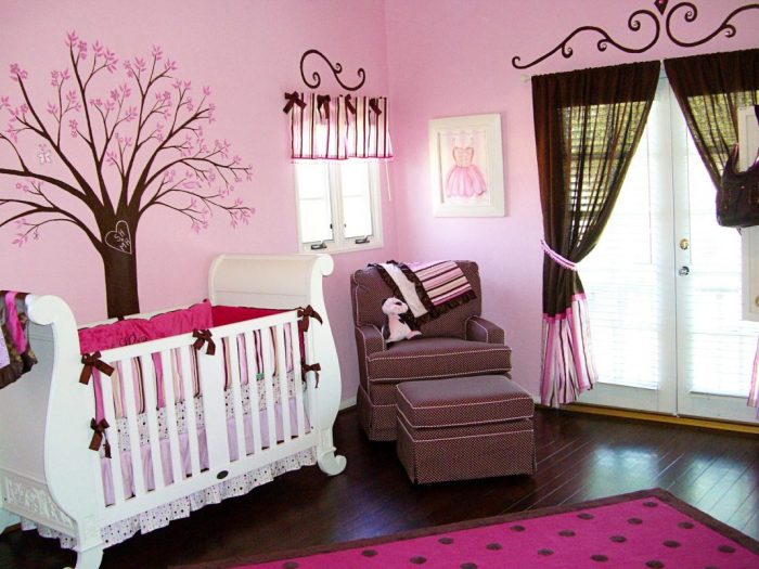 How to decorate a girl's room