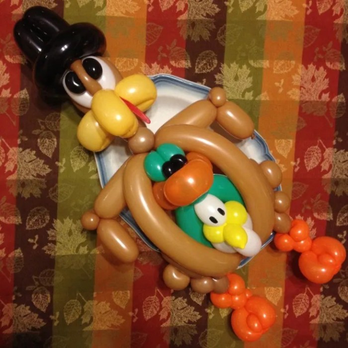 How to make a balloon thanksgiving decoration