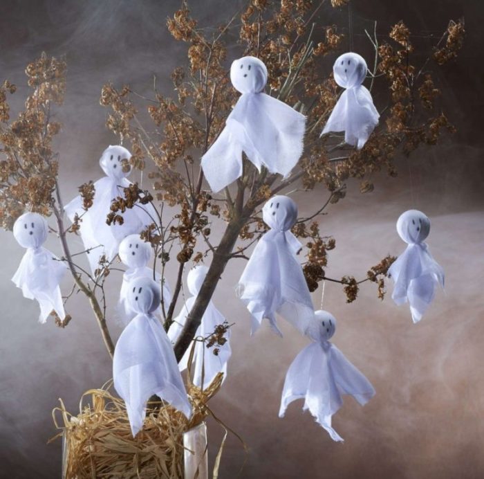 How to make a hanging ghost decoration