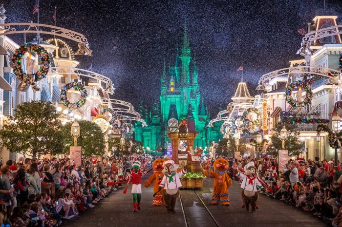 When does disney start decorating for christmas 2020